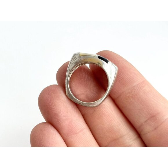 Modernist Mother of Pearl & Black Onyx Sterling Unisex Vintage Ring - sz 5.75 - Picture 9 of 9